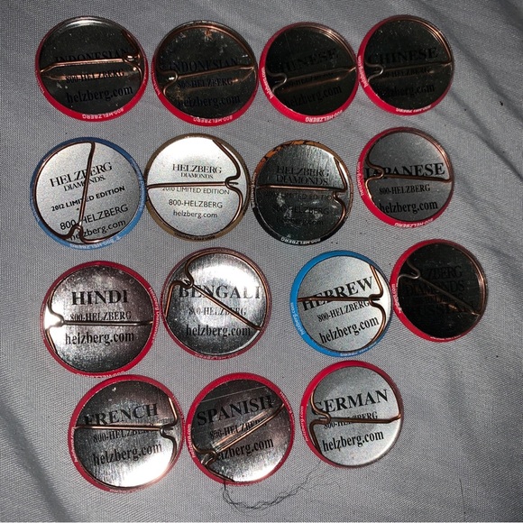 Helzberg Diamond advertising button in 11 different languages. 15 buttons total - Picture 2 of 3